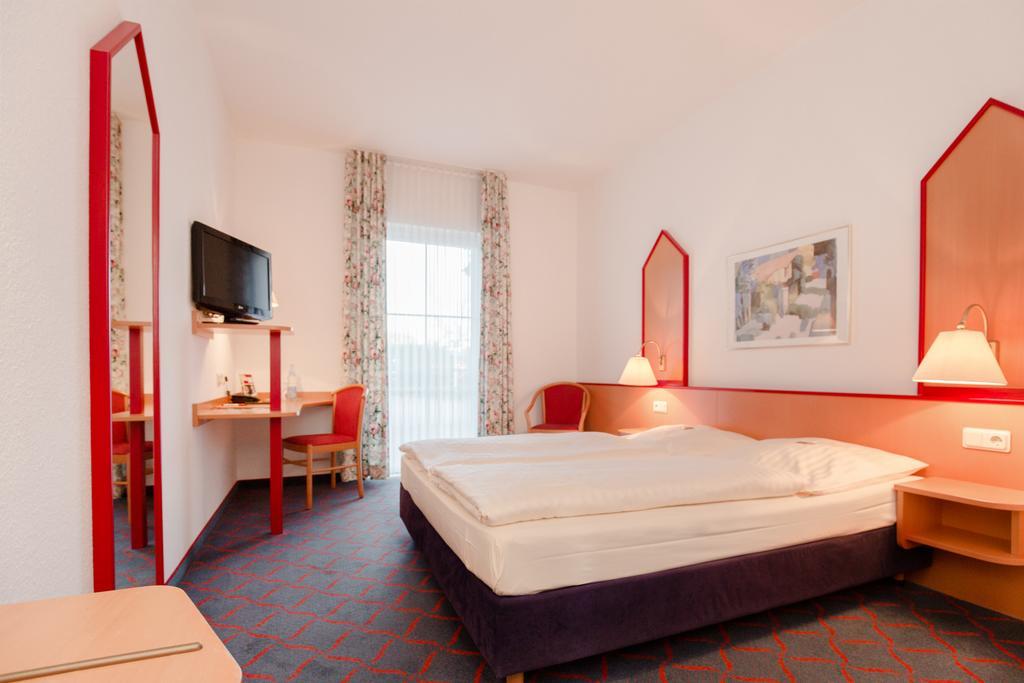 Hotel Montana Lauenau מראה חיצוני תמונה