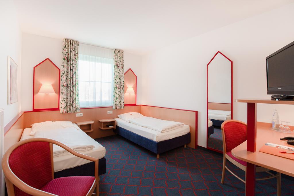 Hotel Montana Lauenau מראה חיצוני תמונה