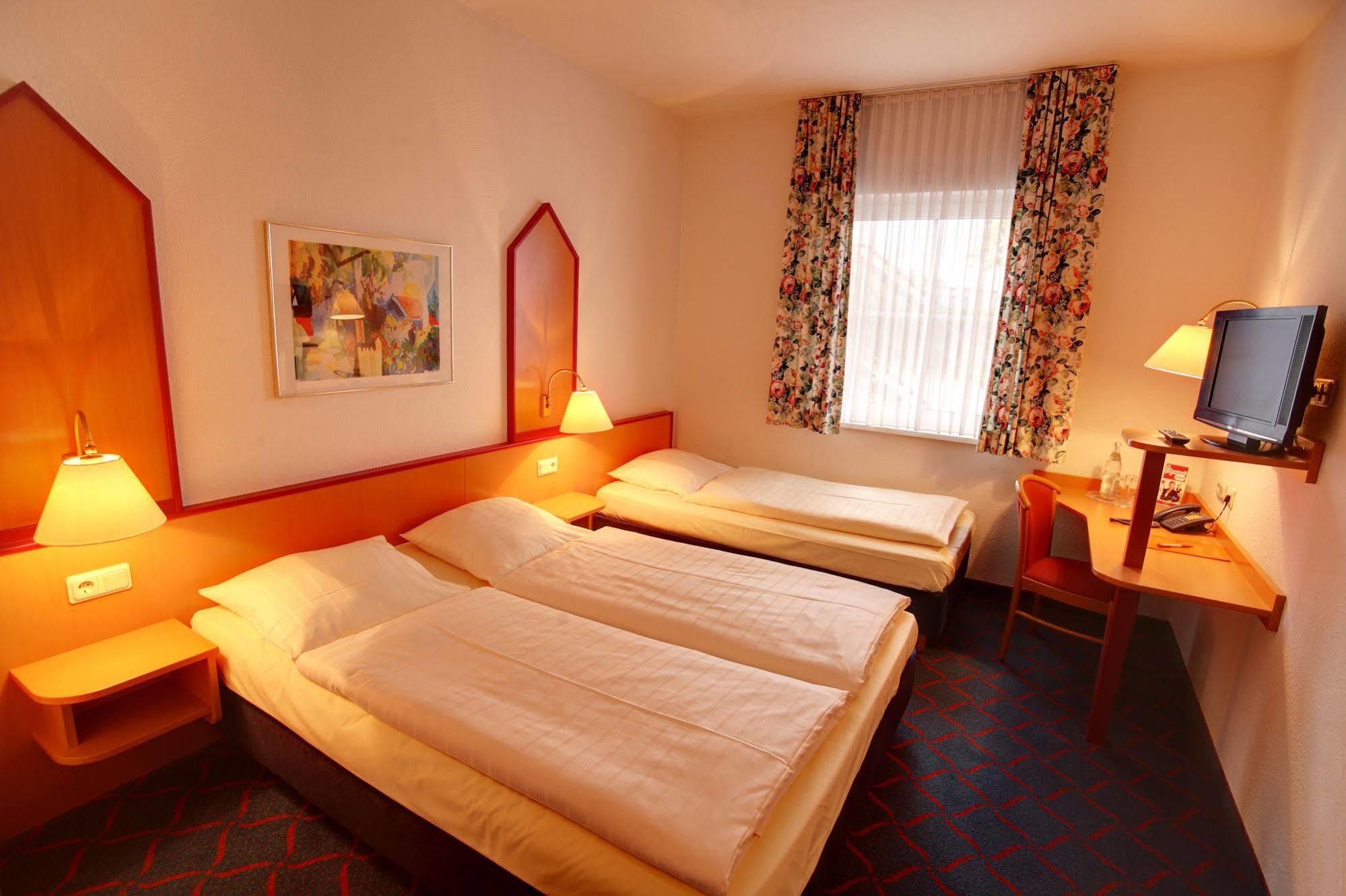 Hotel Montana Lauenau מראה חיצוני תמונה