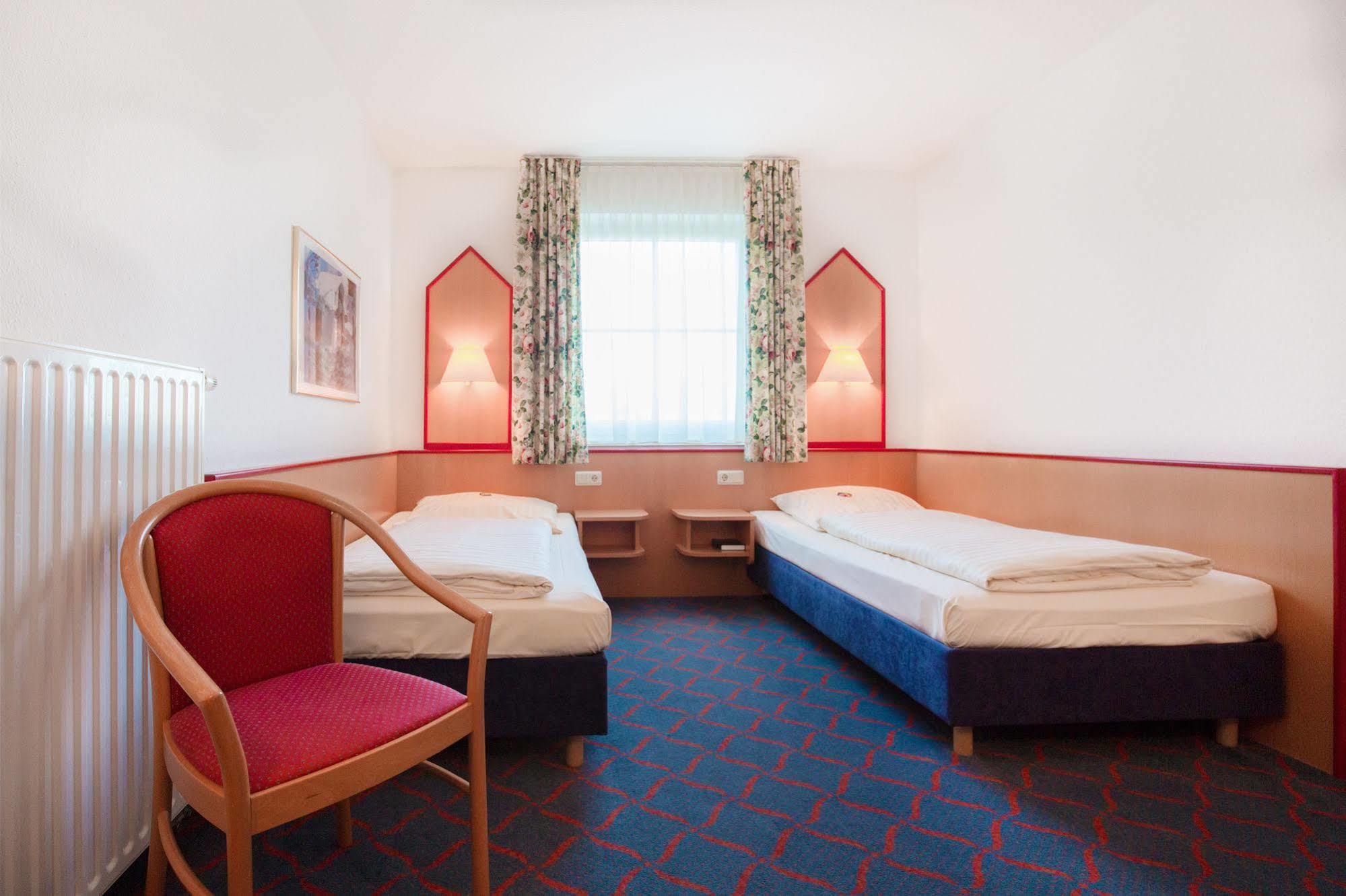 Hotel Montana Lauenau מראה חיצוני תמונה