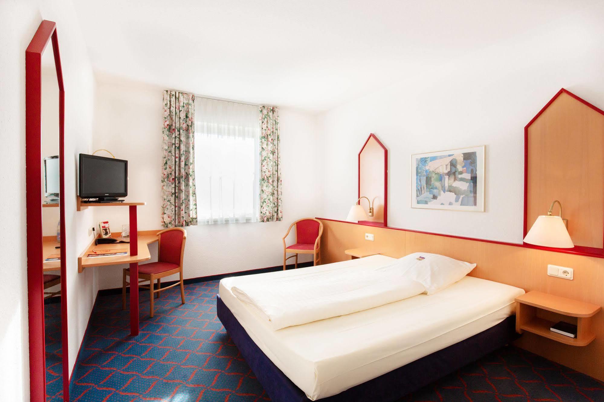 Hotel Montana Lauenau מראה חיצוני תמונה